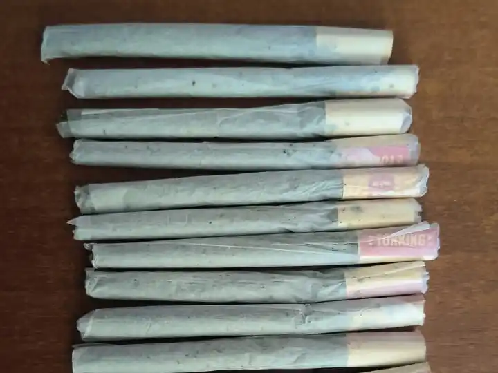 Esperanza: secuestraron cigarrillos de marihuana y trasladaron a la Comisaría a dos jóvenes