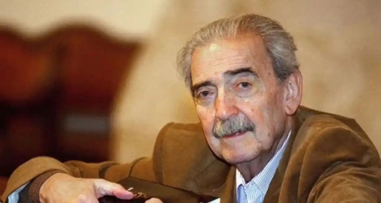 Juan Gelman, escritor, periodista, militante. Recibió el Premio Miguel de Cervantes en 2007.