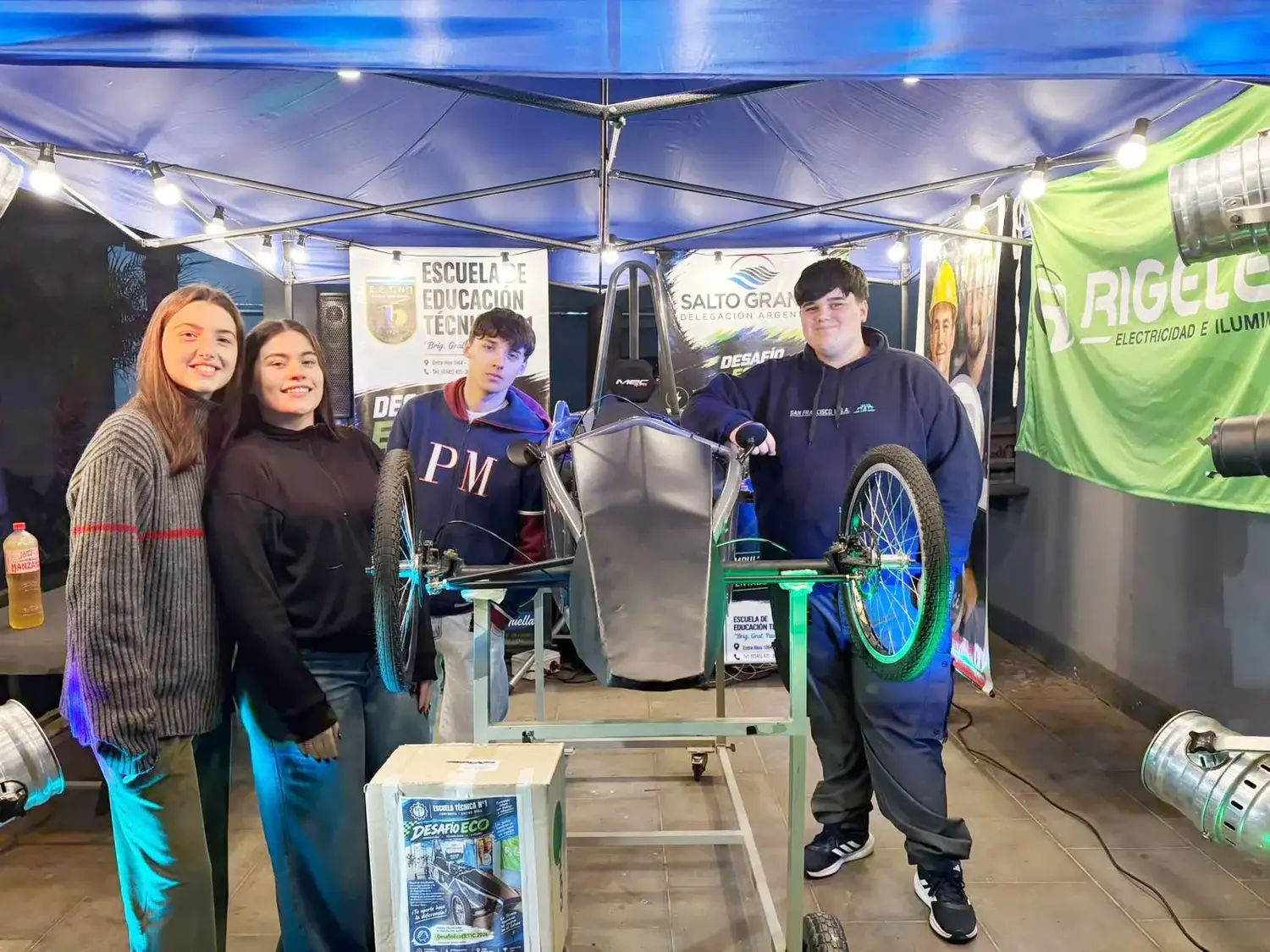 La Técnica 1 mostró su auto eléctrico en la Fiesta del Inmigrante