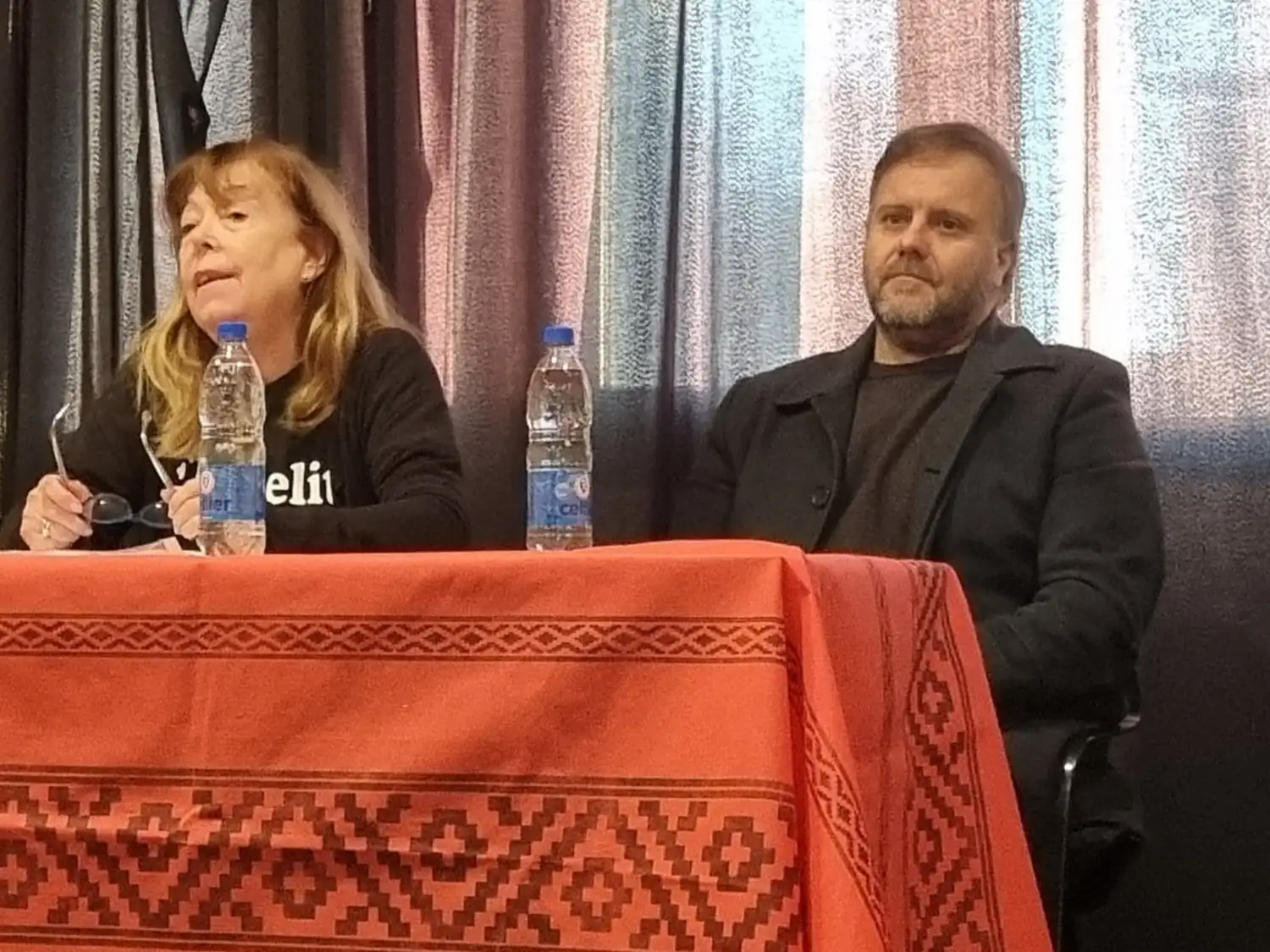 Ana Dalmao y Santiago Romay en una conferencia de prensa brindada el 10 de junio.