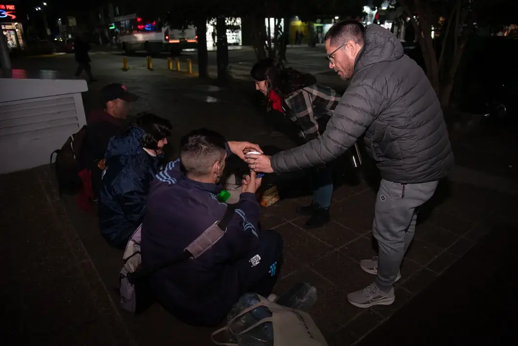 Operativo Frío 2026 en Almirante Brown: El Municipio comenzó a asistir a personas en situación de calle