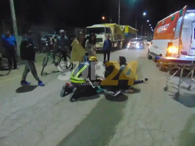 Motociclista hospitalizado tras choca con un automóvil