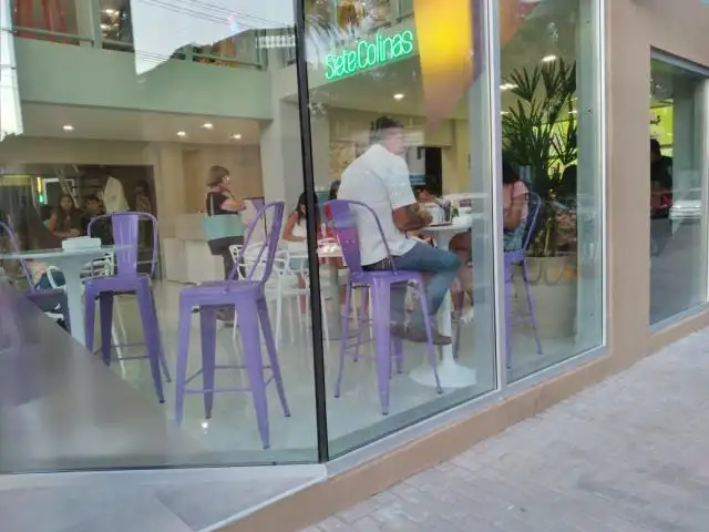 7 Colinas le dio vida a una esquina emblemática de la ciudad
