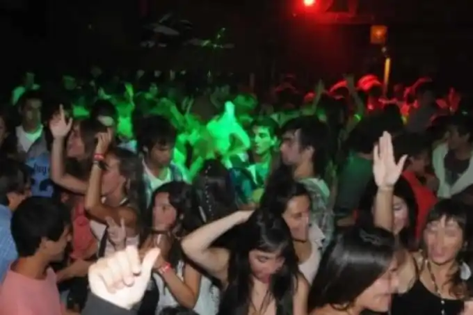 Finalmente se habilitó solo una fiesta para Navidad