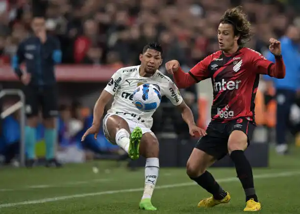 Paranaense sacó ventaja sobre Palmeiras
