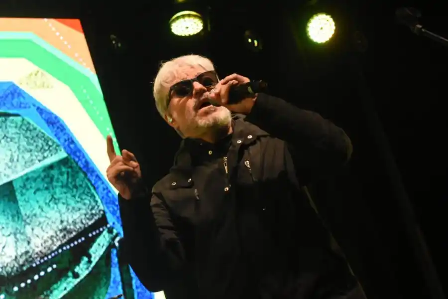 Estelares, la banda encabezada por Juan Moretti, hizo vibrar La Estación