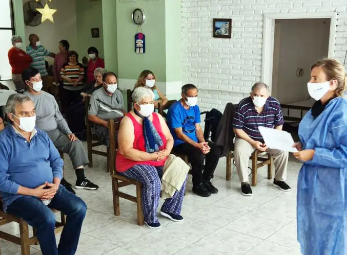 En geriátricos. Se aplicaron 200 vacunas