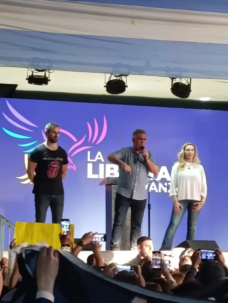 Sebastián Pareja junto a Martín Menem y Karina Milei