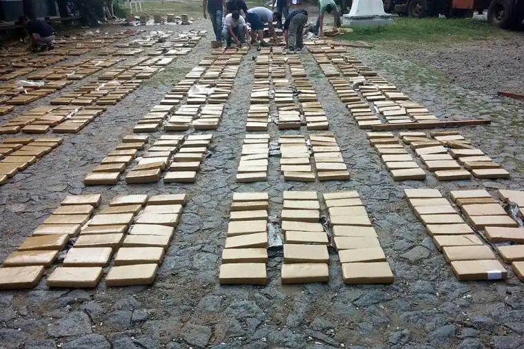 Secuestran 3 toneladas de marihuana ocultas en cunas de madera