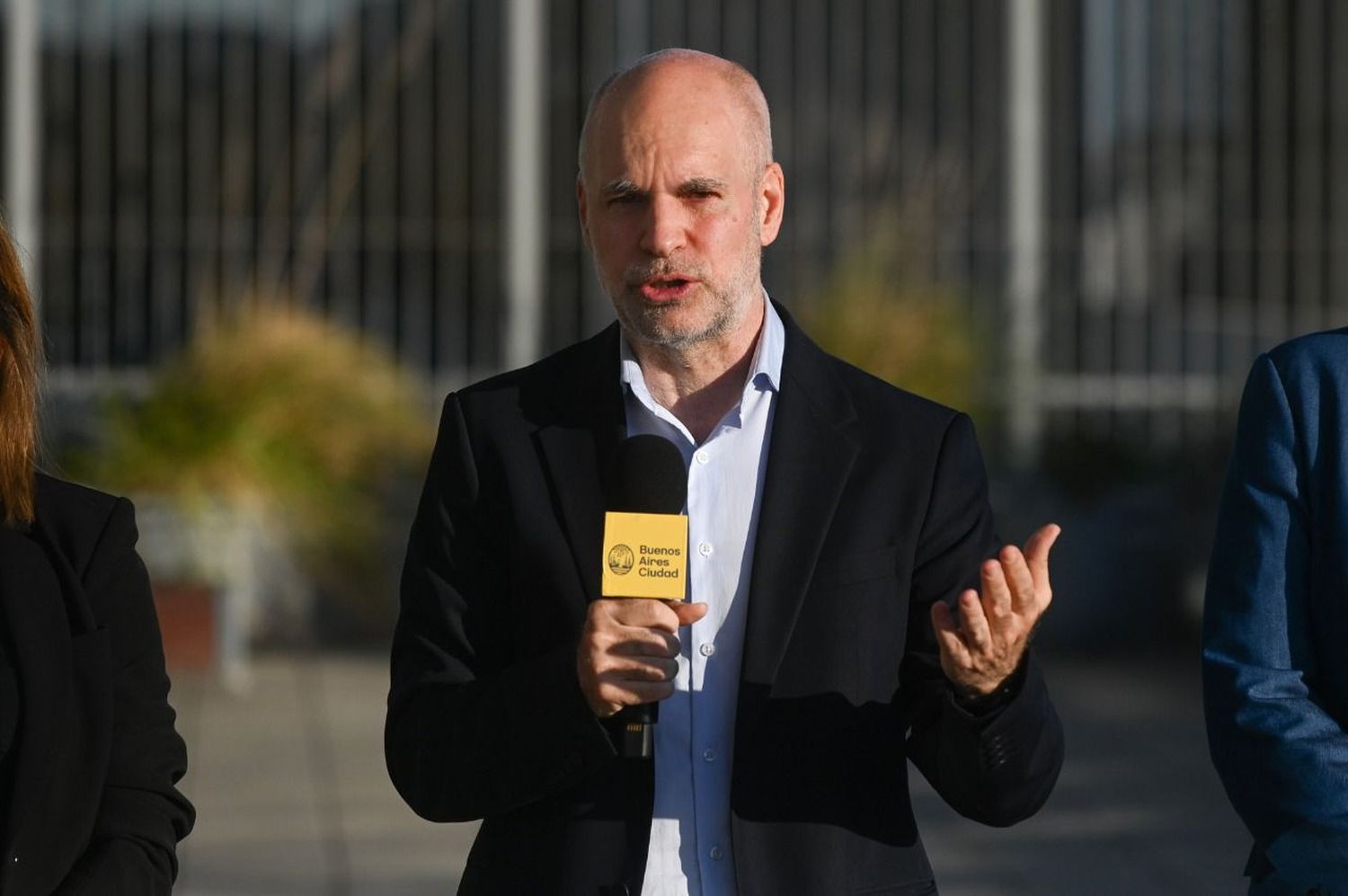 Larreta dice que las Taser "salvan vidas" y propone extender su uso a todo el país