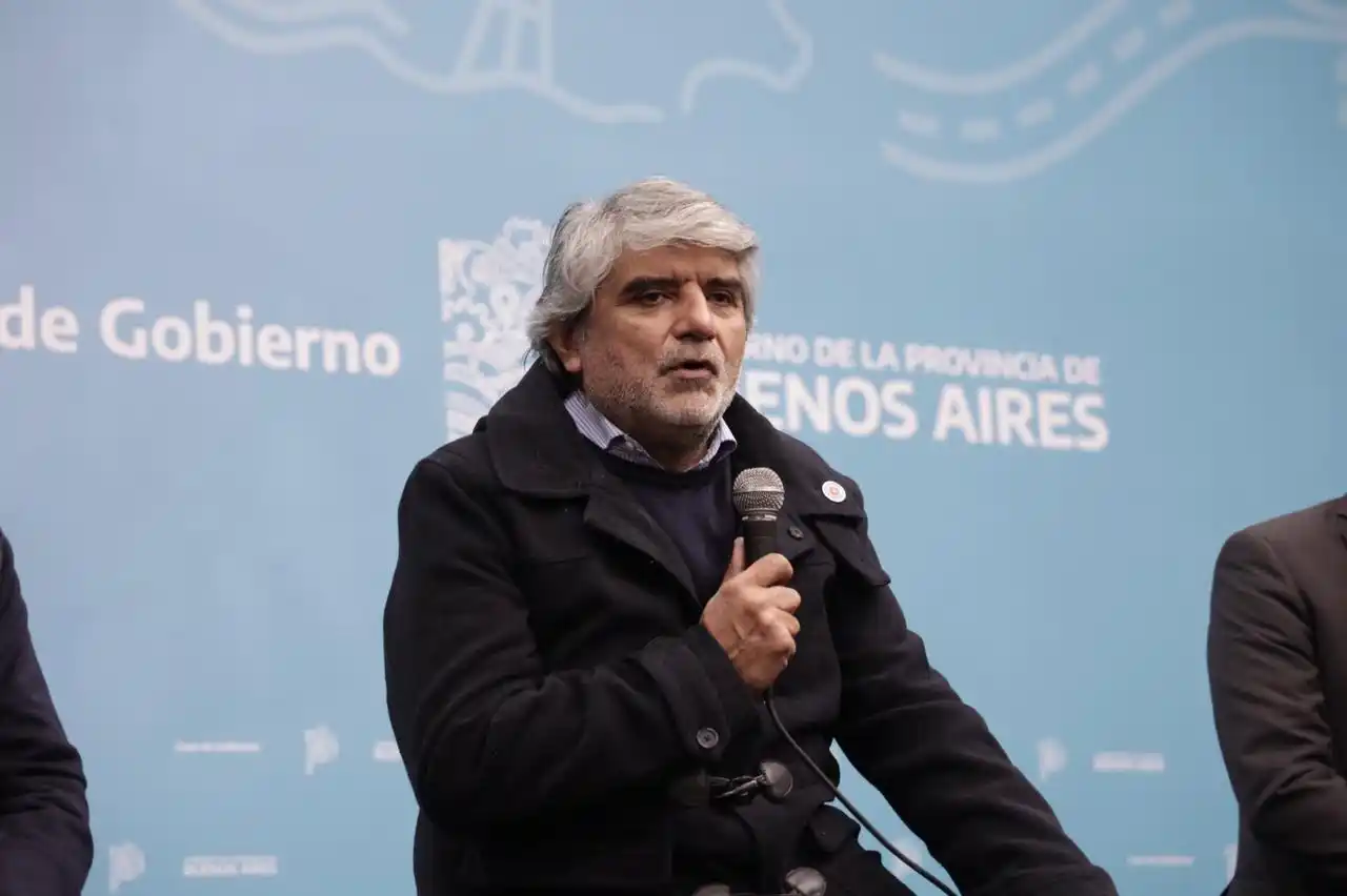Walter Correa en el acto por la firma de convenio con la CGT
