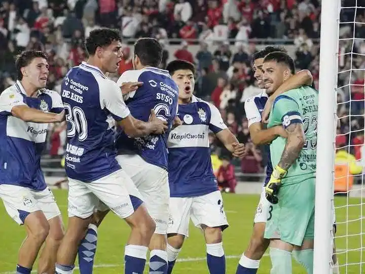 Nelson Insfrán fue héroe
en el triunfo de Gimnasia