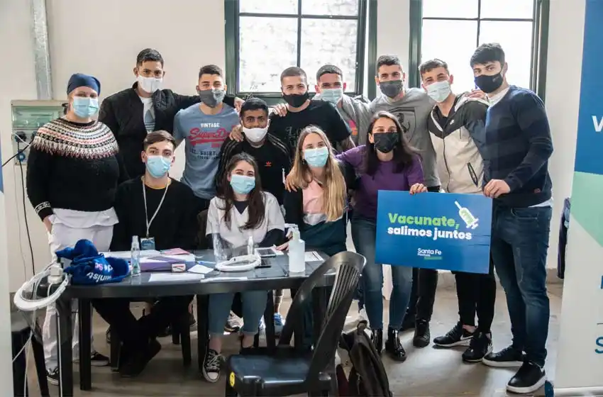 Pusieron el brazo: jugadores de Rosario Central aprovecharon el día libre para vacunarse contra el coronavirus