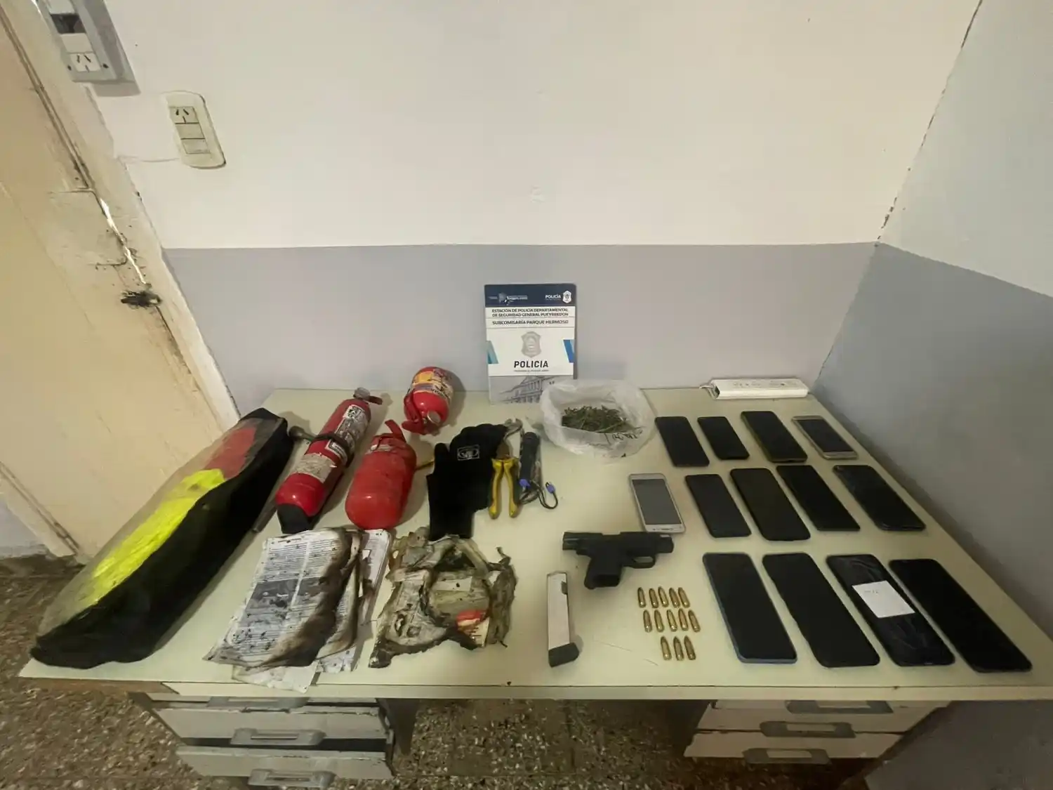 Además, el arma tenía pedido de secuestro activo en Trenque Lauquen.