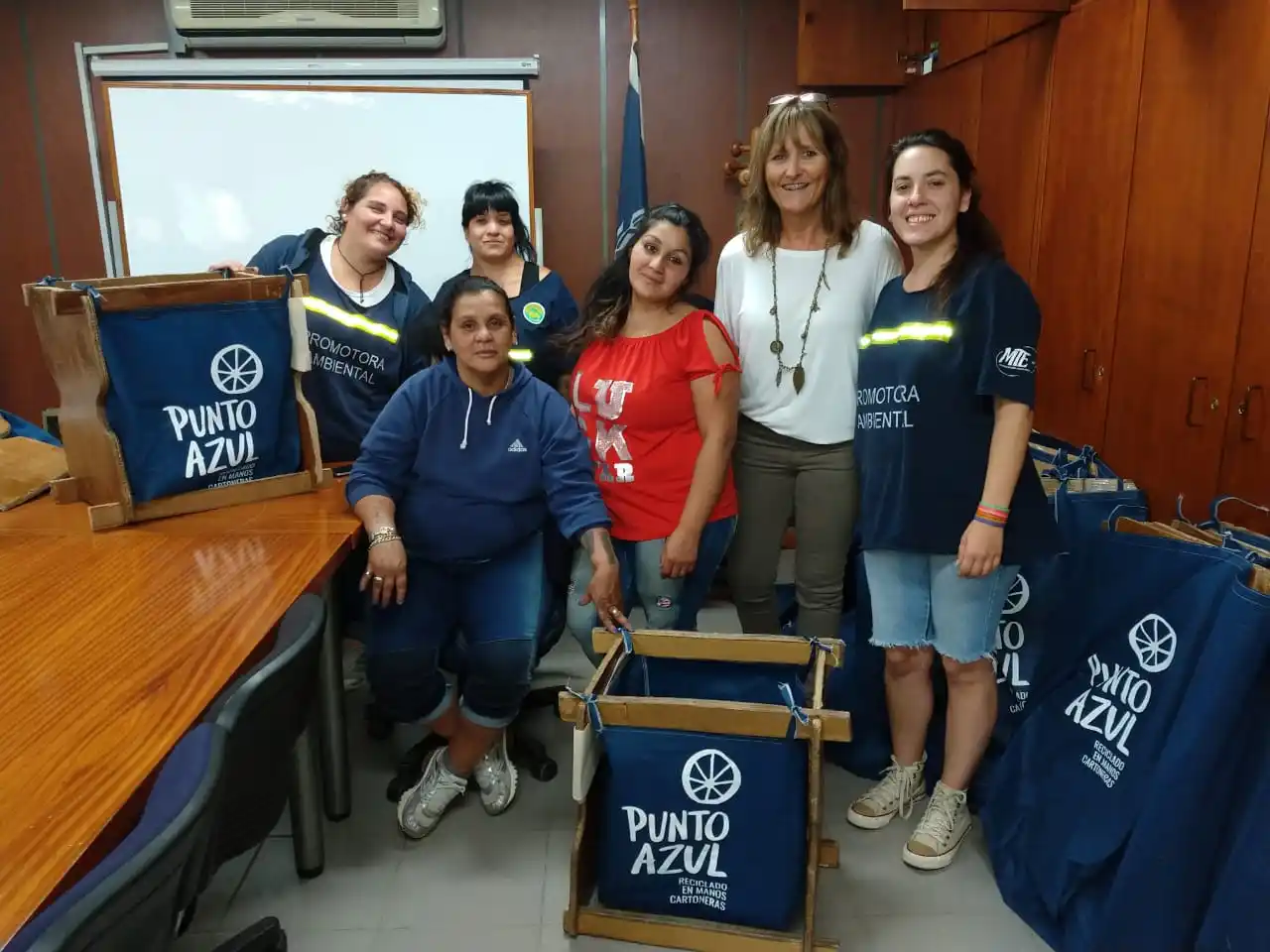 Por un reciclaje inclusivo, promotoras ambientales lanzaron los “Puntos Azules” 
