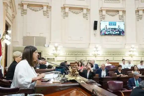 Se aprobó el presupuesto y la ley tributaria que envió Pullaro