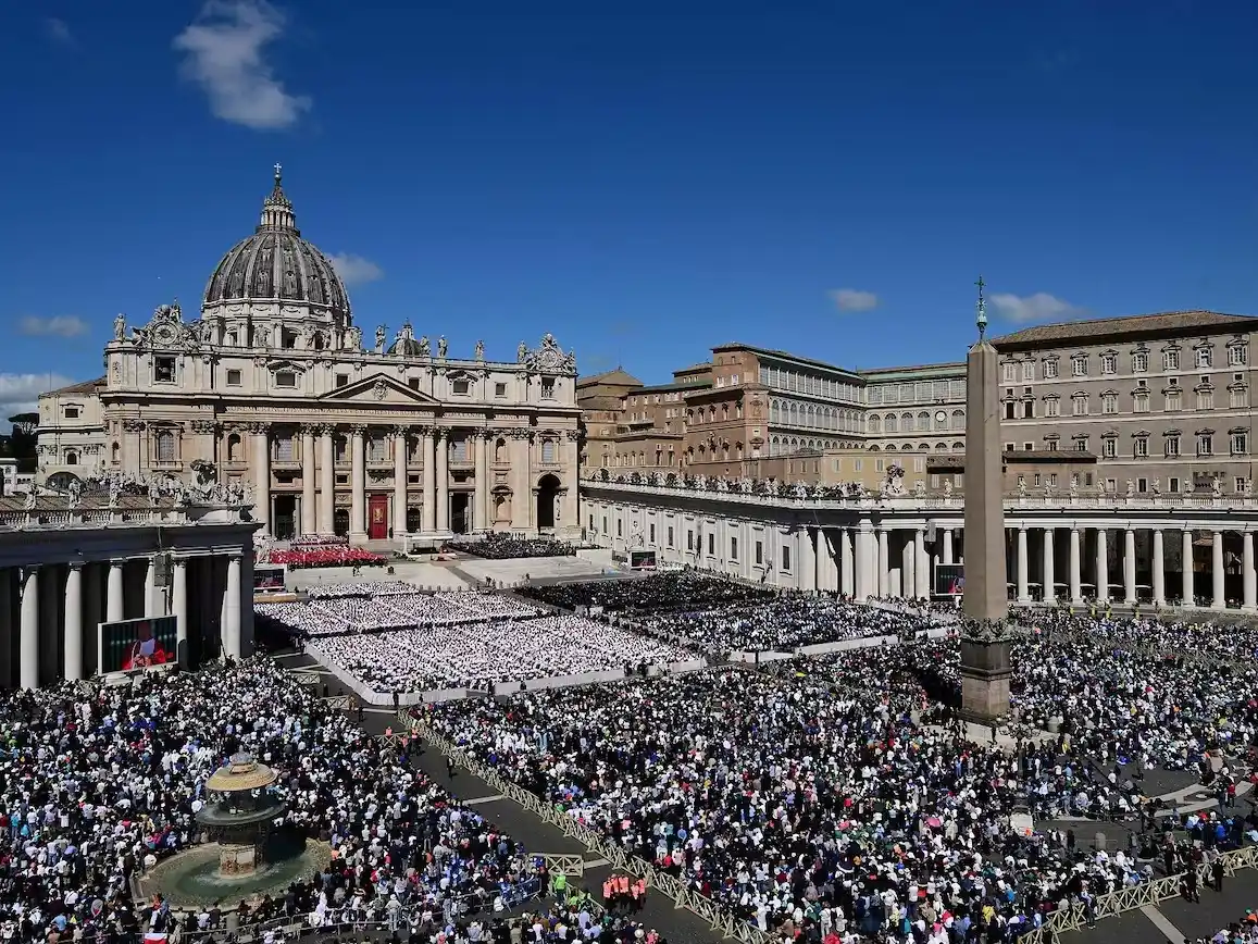 Luego de un multitudinario funeral, el papa Francisco ya descansa en la Basílica de Santa María la Mayor