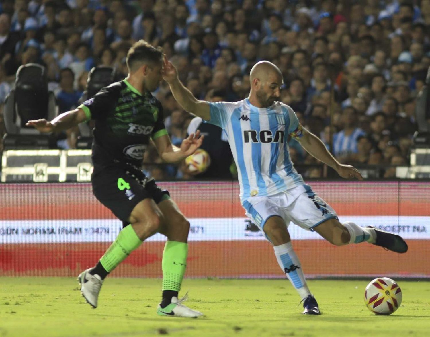 Racing desató el festejo con empate en el Cilindro