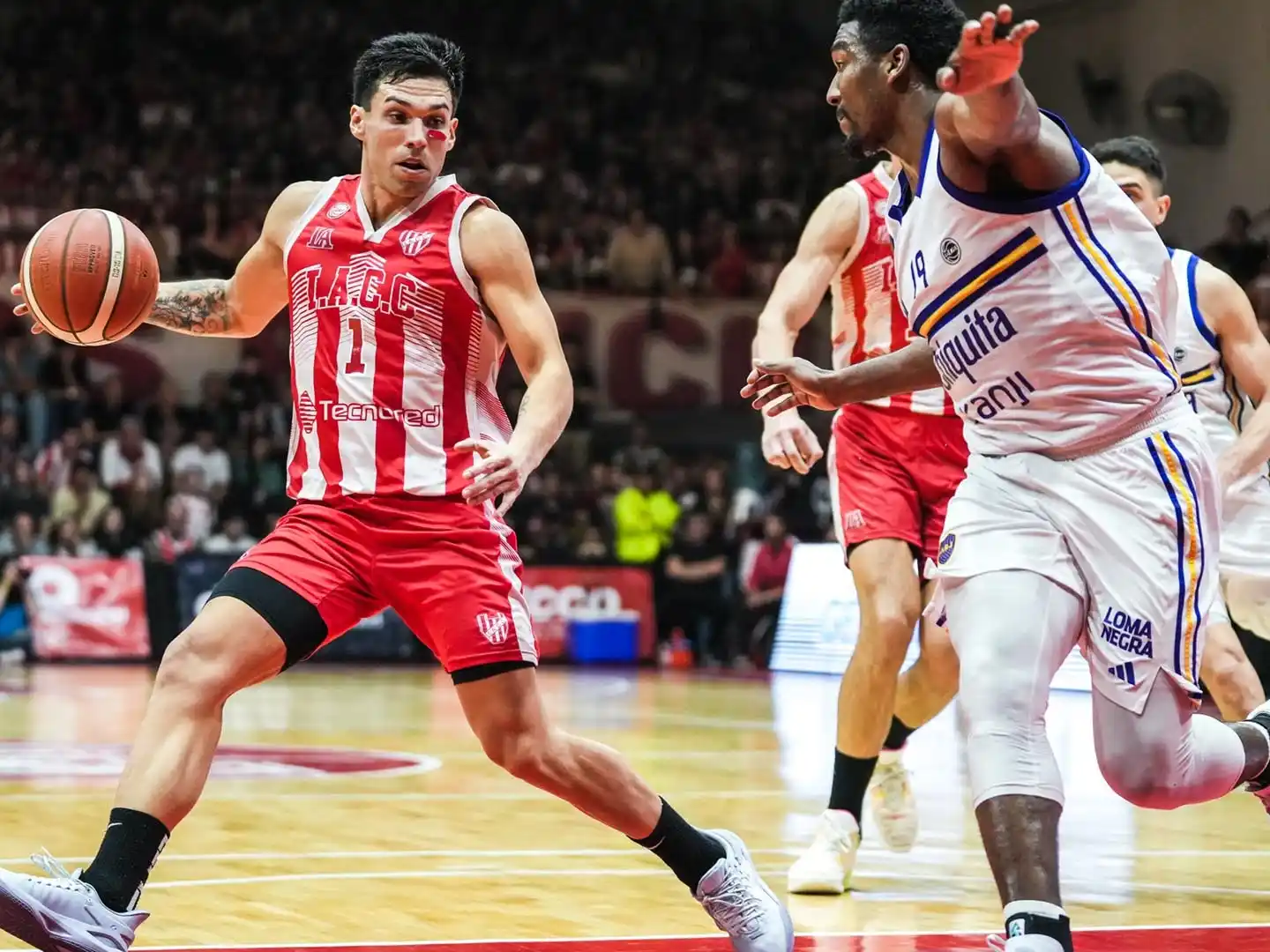 Ganó la Gloria y habrá séptimo punto en la Bombonerita.Foto:LNB