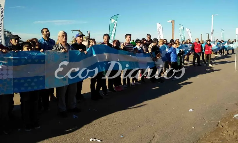 Desplegaron bandera de más de 600 metros