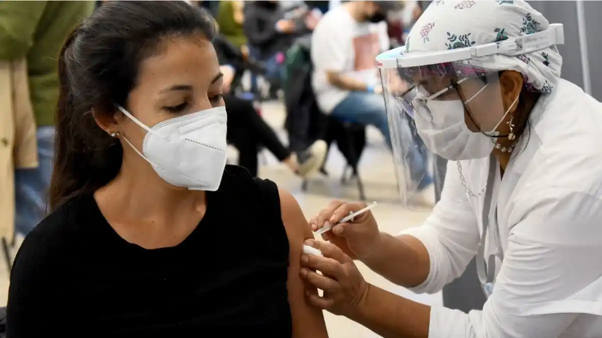 El 95,8% de localidades santafesinas ya aplicó la vacuna y en 150 no circula el virus