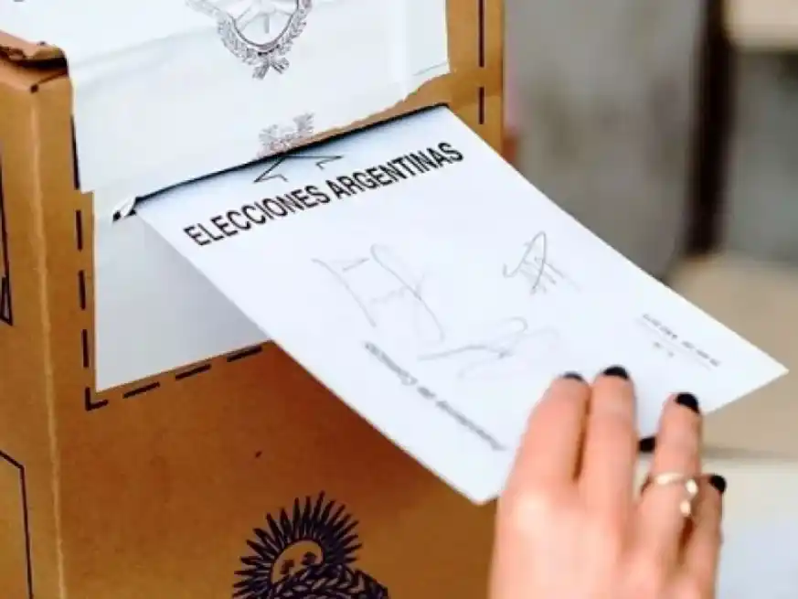 Los bonaerenses comenzaron a votar este domingo desde las 8 de la mañana.