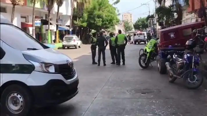 ¡INDIGNANTE! CADÁVER DE VENEZOLANA estuvo 12 horas en la calle de un barrio de Bogotá