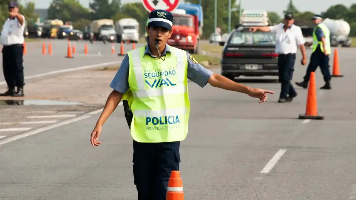 Insólito: un motorhome se “amotinó” en la ruta porque no tenía papales y lo dejaron seguir