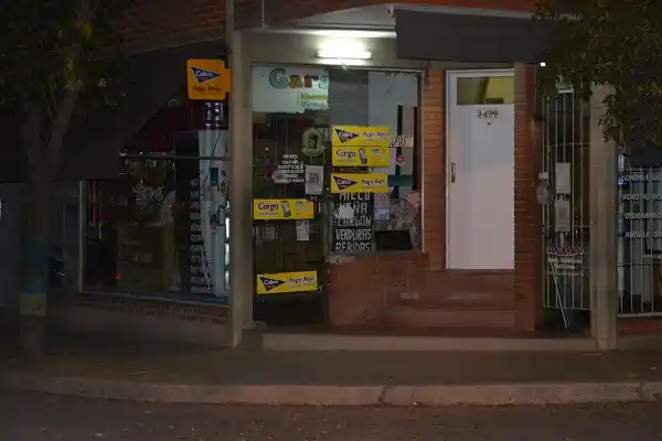 La madre se enteró que su hijo robó y lo entregó a la Policía