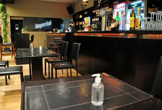 Desde el retorno a la Fase 4 cayeron las reservas en gastronomías