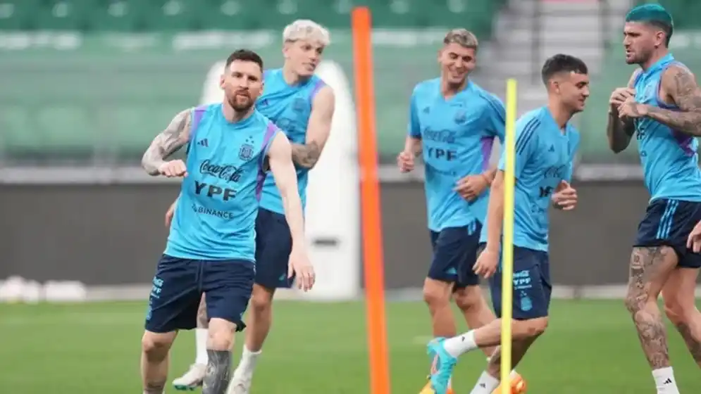 Último entrenamiento de Argentina antes del duelo con Australia