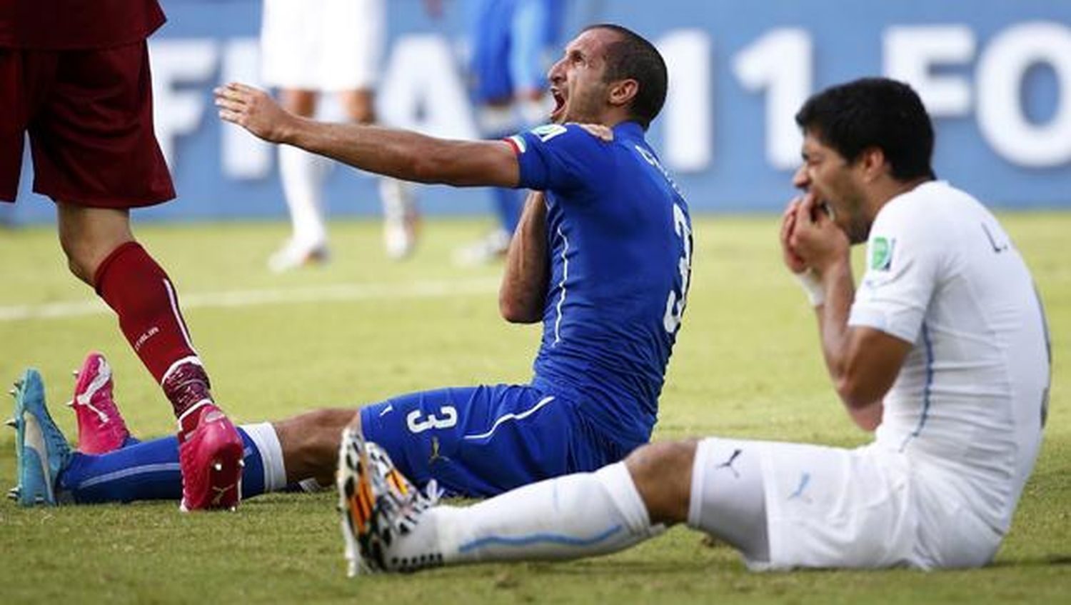 La FIFA suspendió a Suarez que se perderá el resto del mundial