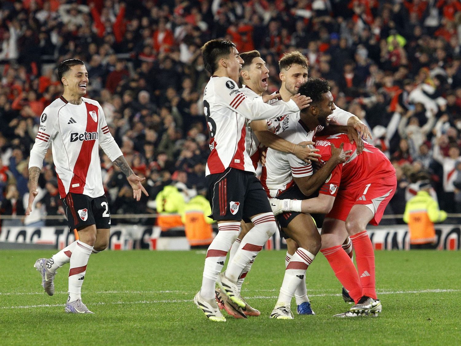 River sufrió hasta los penales para clasificar a cuartos de final