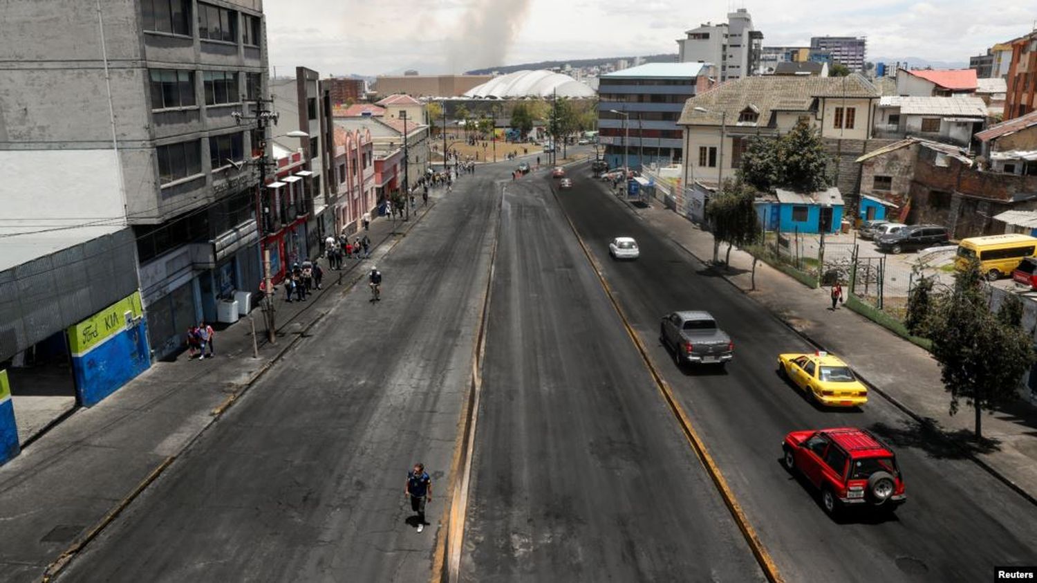 Ecuador vuelve a la calma con precios de combustible y tarifas del transporte previos a las protestas