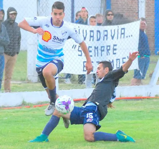 Los semifinalistas aguardan por un guiño de la lluvia