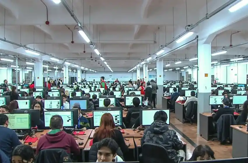 Comenzó el escrutinio en el Centro de Cómputos: llegan actas de todo el país