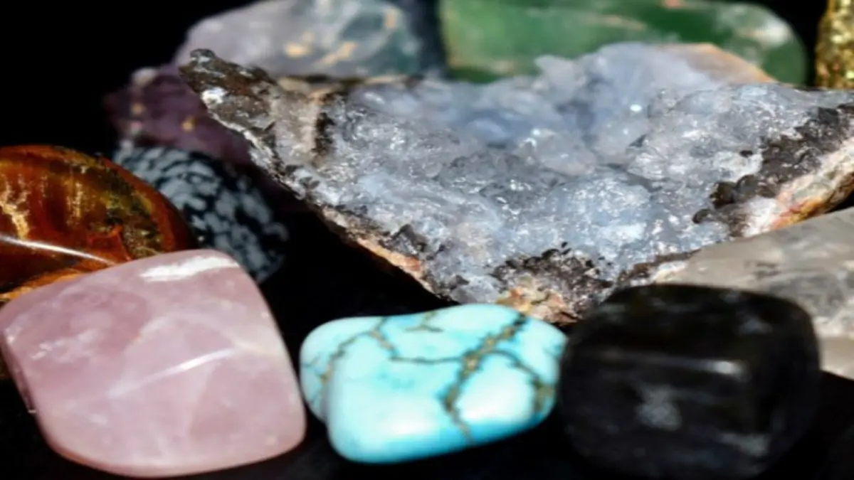 CONTRA EL MALDEOJO Y LAS MALAS VIBRAS: el poder de las piedras y los cristales para proteger el hogar