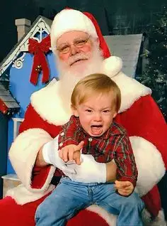 ¡Escándalo! Padres enfurecen contra Papa Noel por no sacarse una foto con sus hijos