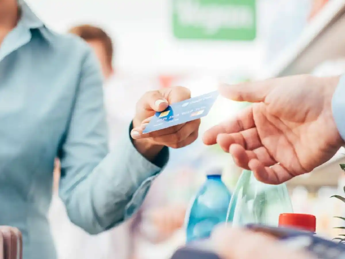 Creció la morosidad en el crédito para el consumo y en la telefonía celular y TV por cable