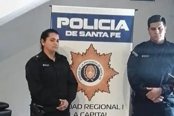 Dos oficiales le salvaron la vida a un niño de dos años que había sufrido una descompensación en Santa Fe
