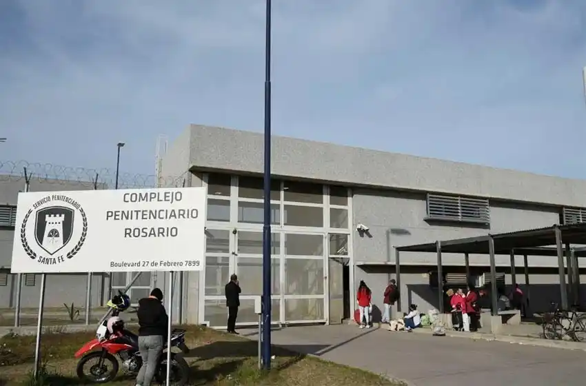 Dos internas de la cárcel de mujeres sufrieron quemaduras y están graves