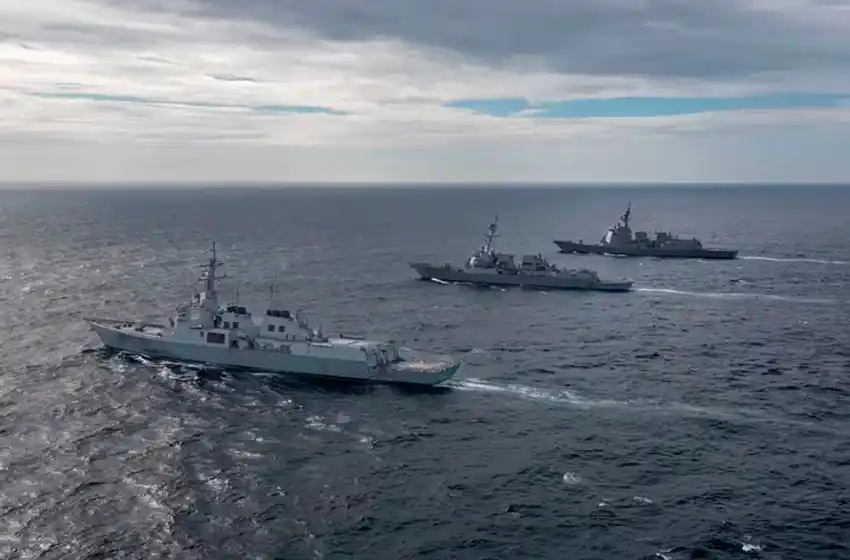 Un destructor lanzamisiles de Estados Unidos navegó por el estrecho de Taiwán pese a las protestas de China