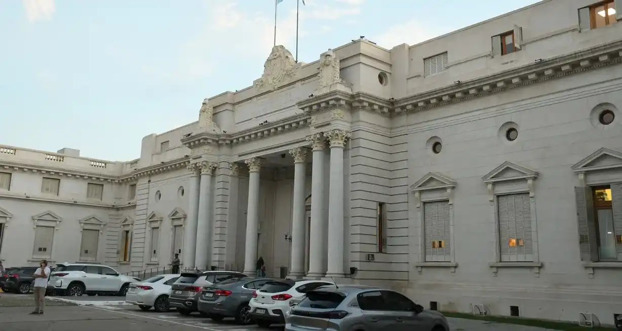 Una decena de proyectos serían sancionados este jueves en Legislatura. Foto: Manuel Fabatia