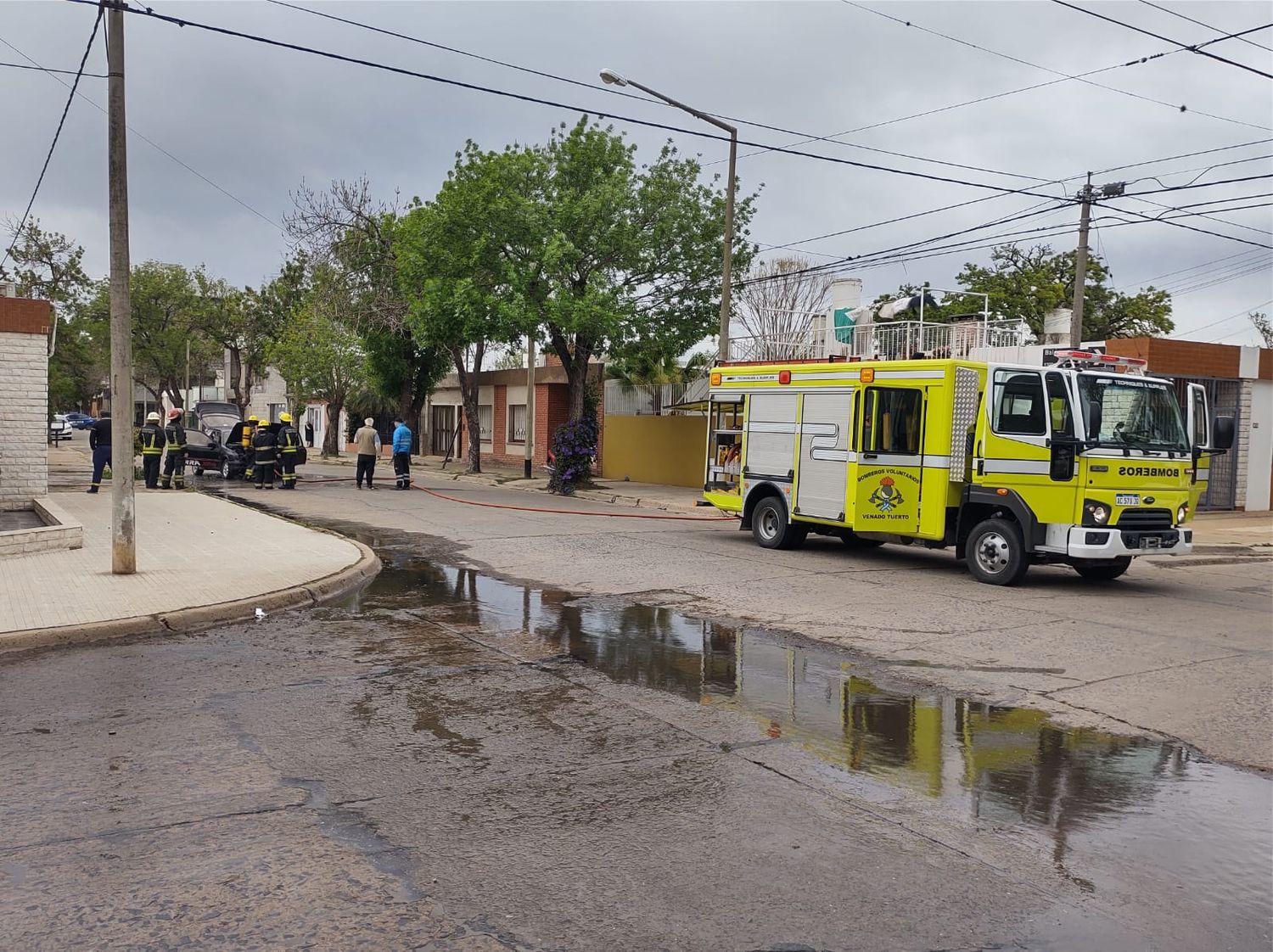 Al lugar acudió personal policial, de Tránsito y bomberos.