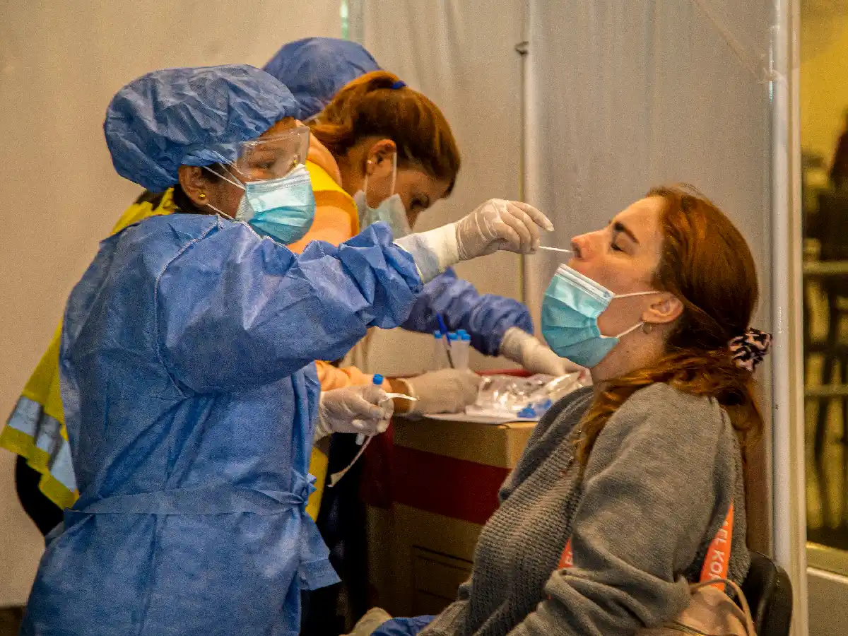 Otras 82 personas murieron y 9.902 fueron diagnosticadas con coronavirus en el país