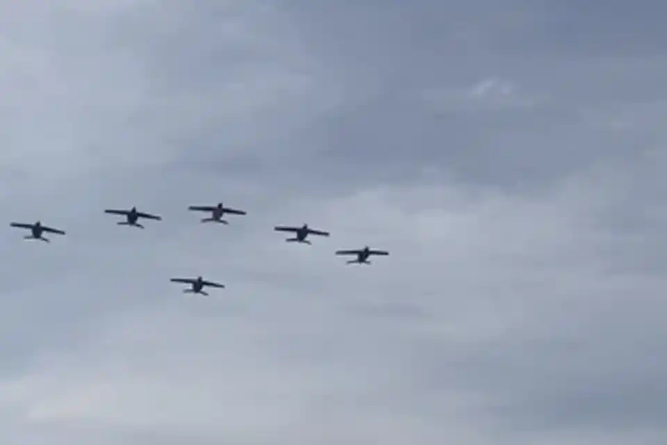 ¿Por qué sobrevolaron los Pampa III el cielo tandilense?