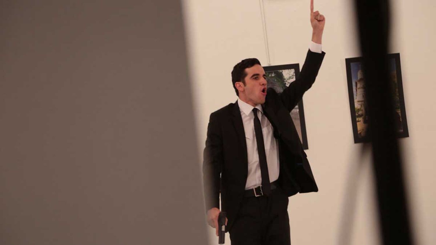 Asesinaron de varios disparos al embajador ruso en Turquía