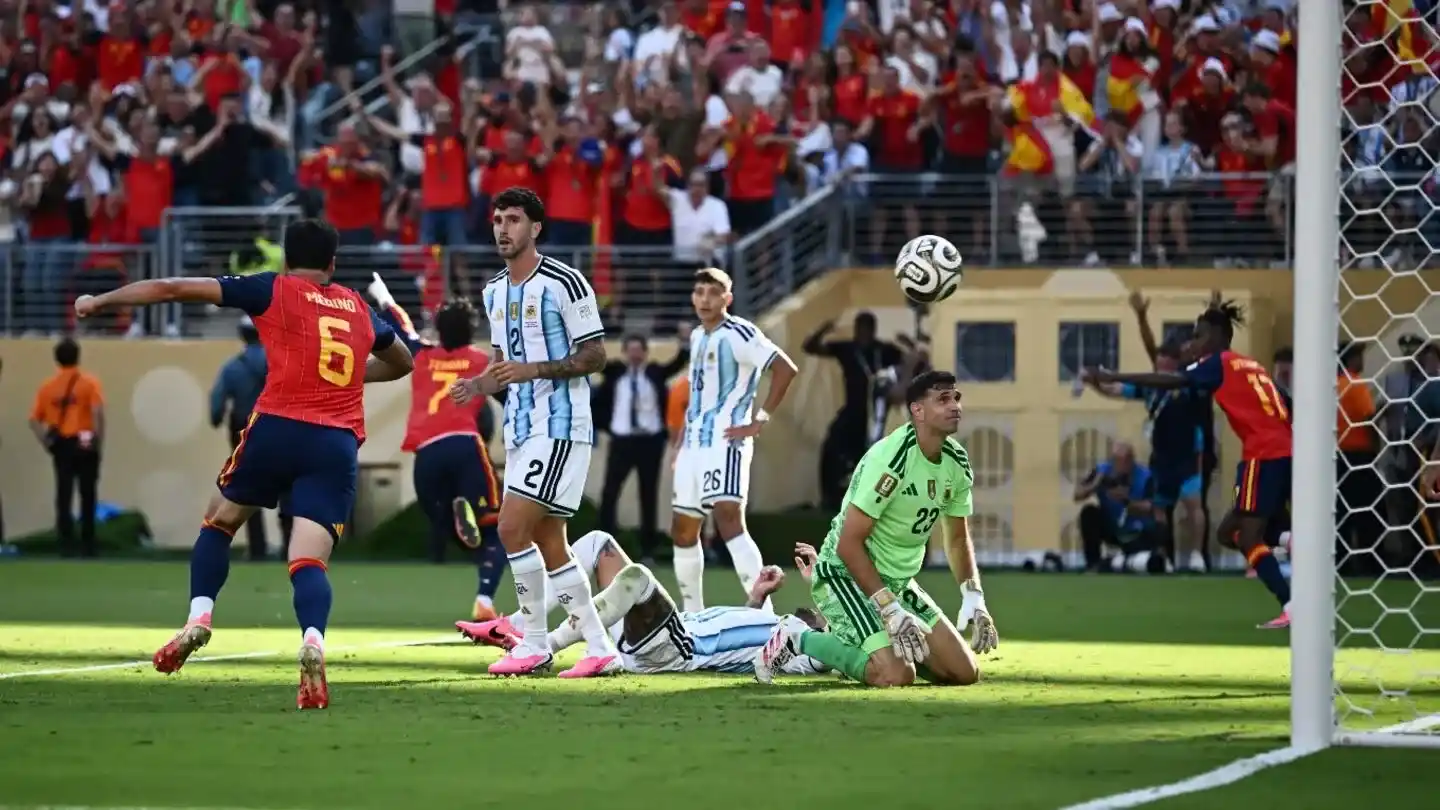El marplatense hizo de todo para cuidar el cero pero nada pudo hacer ante el remate de Torres.