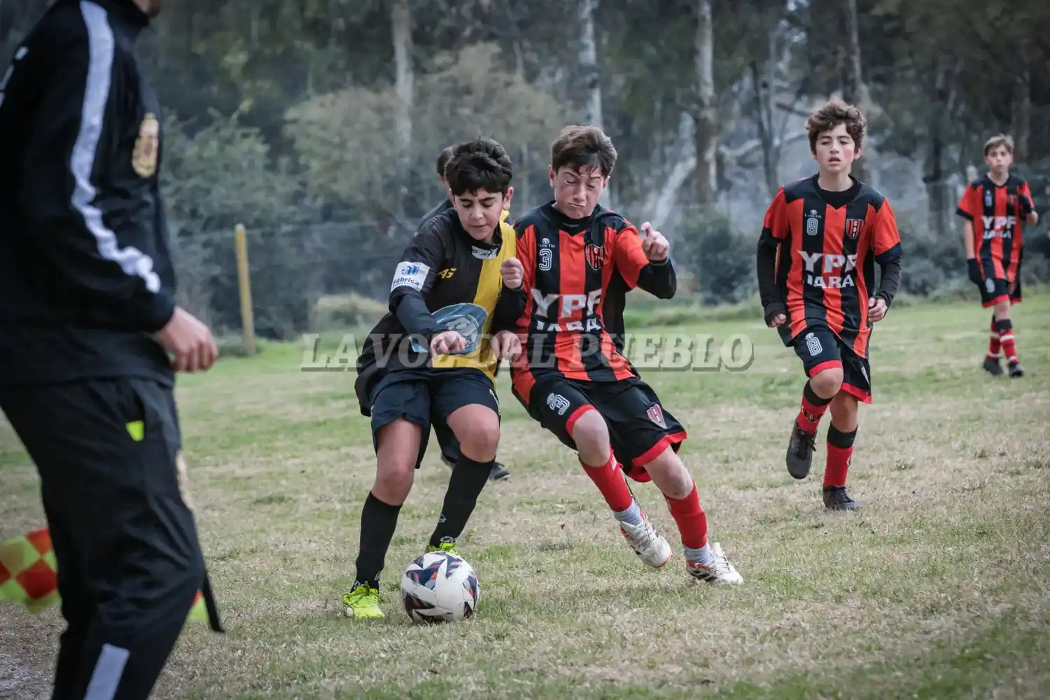 Olimpo e Independencia se enfrentaron durante el feriado en el Complejo Aurinegro (Foto: Ale Zygal)