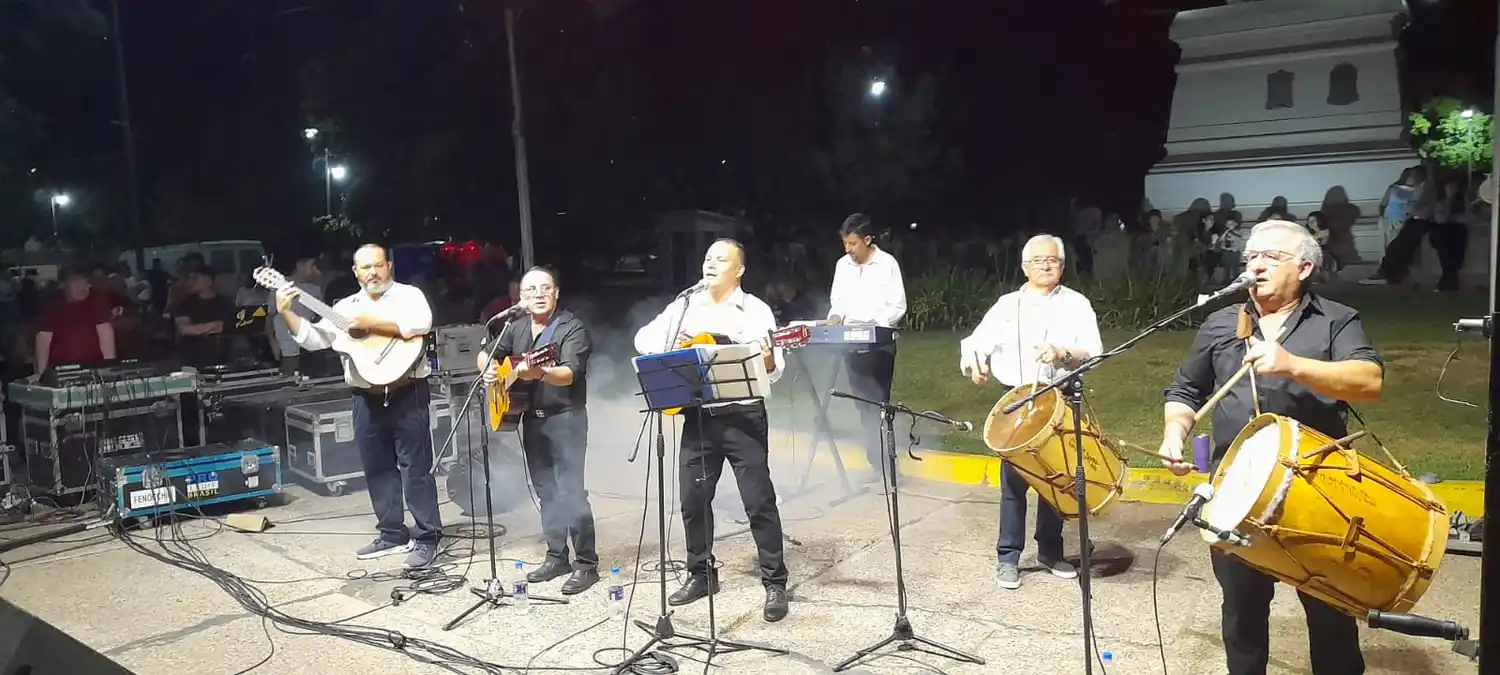 “Manantial Gualeyo”: casi una década de folclore nacido en familia y arraigado al barrio